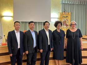 La delegazione del distretto di Chenghua in visita
