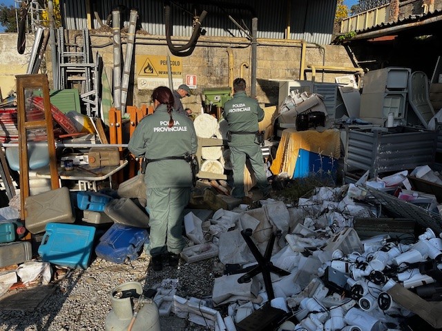Polizia Provinciale: sequestrata un'area  ....