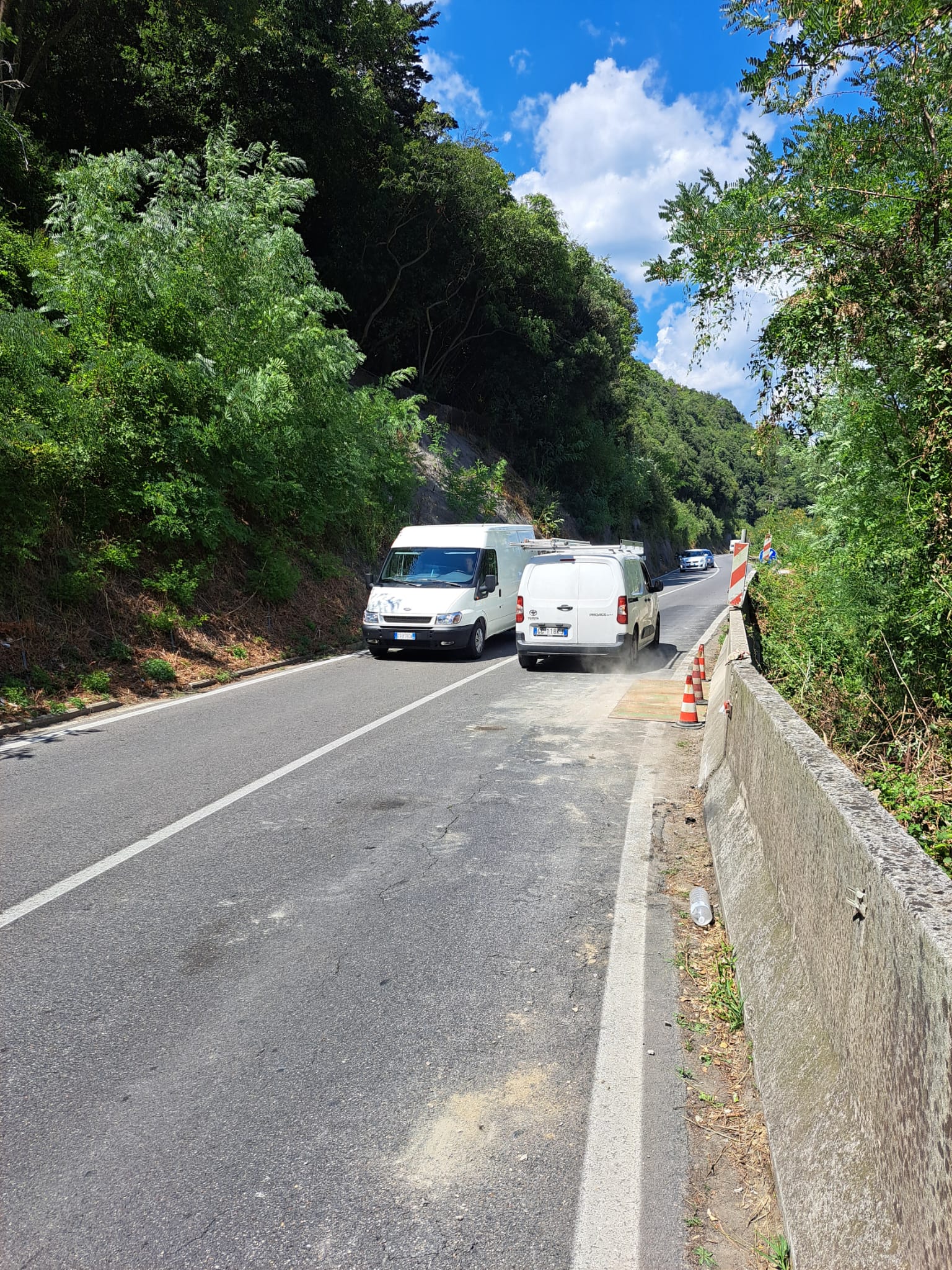 Sr 325 avvallamento stradale loc. Cartaia  ....