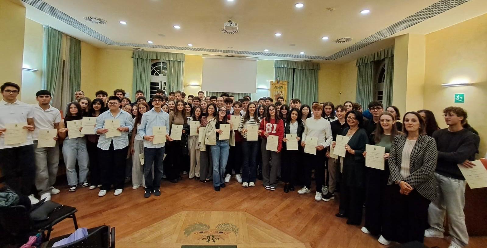"Mi merito una festa": premiati  ....